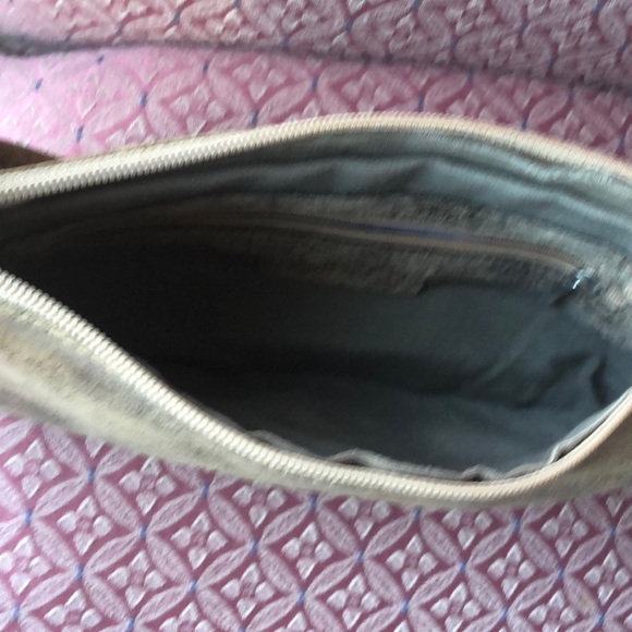 Argentina bag gold tones - Picture 2 of 3